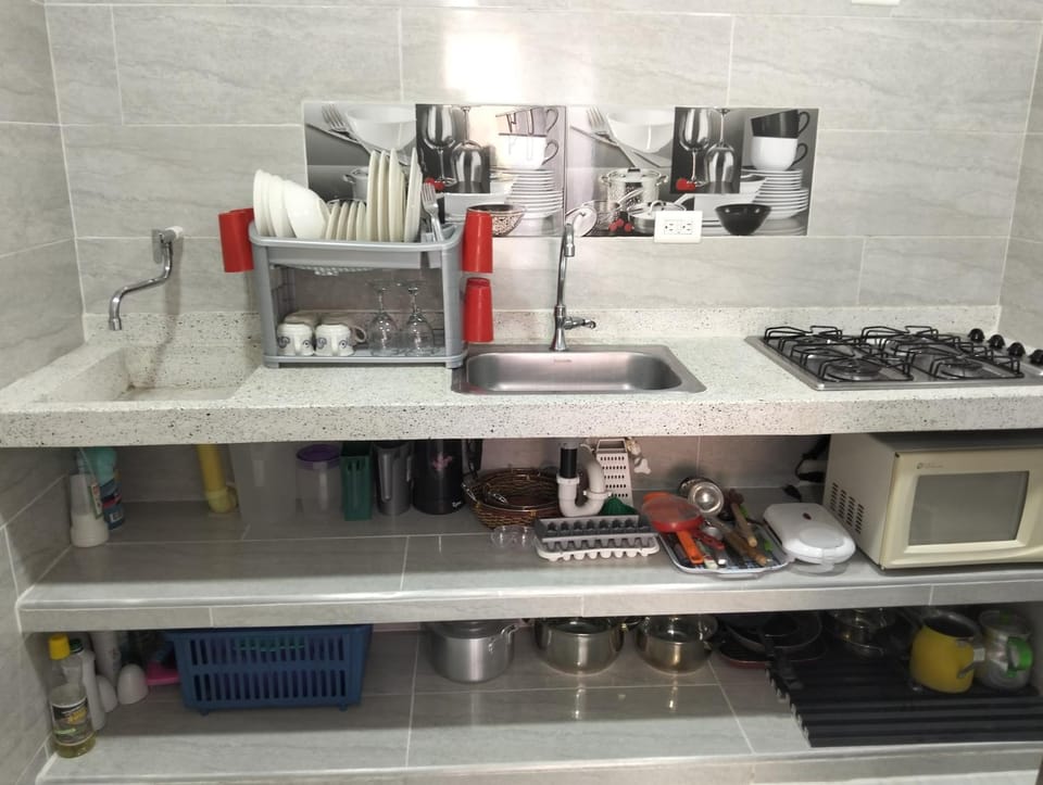 Kitchen or kitchenette, pet friendly, stove
