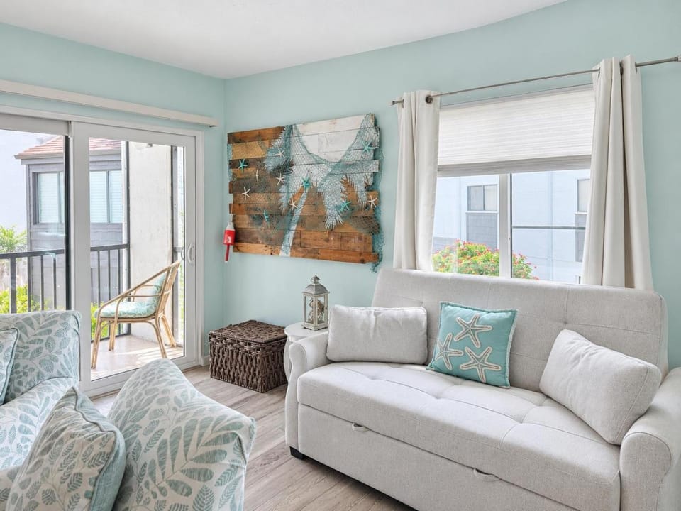 Relax at Tamarind – 2BR End Unit by Beach & Bay Apartment in Manasota Key