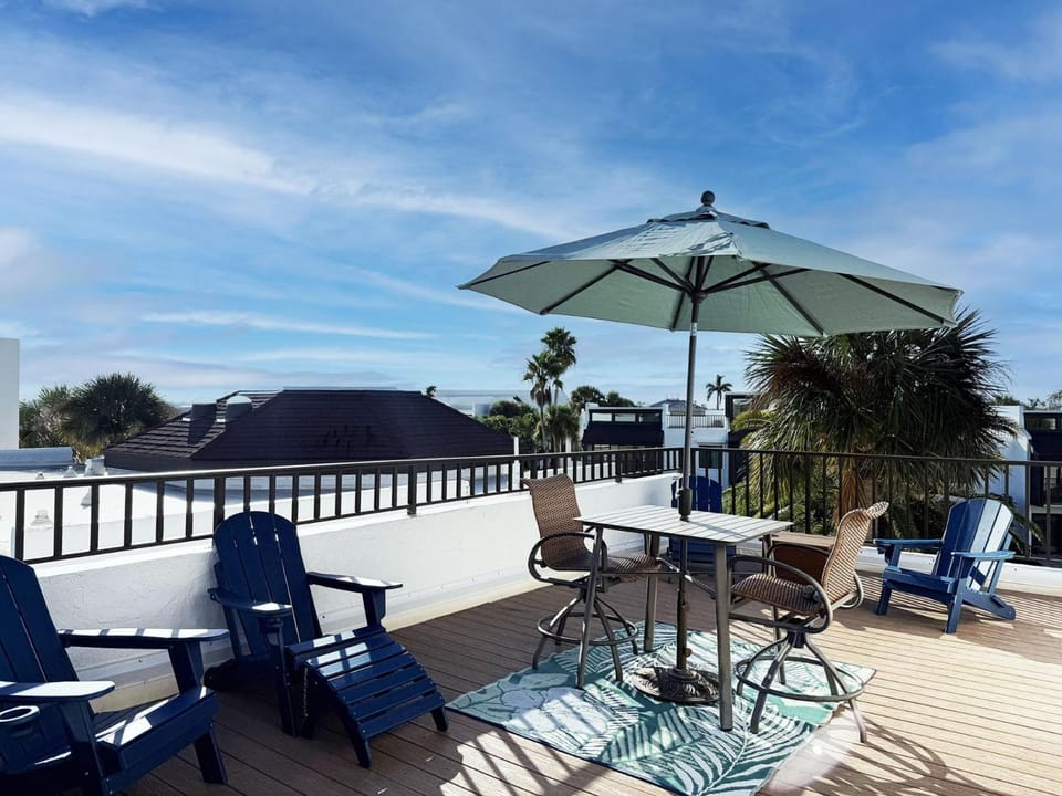 Tamarind 3BR Loft – Beach Vibes & Bay Views Apartment in Manasota Key