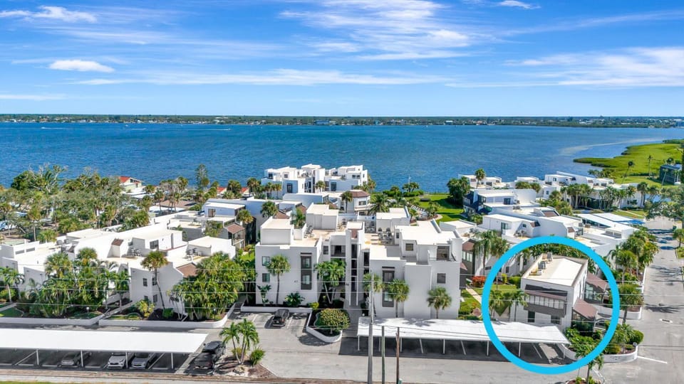 Bayside 2BR - Gulf Views & Sun Deck at Tamarind Apartment in Manasota Key