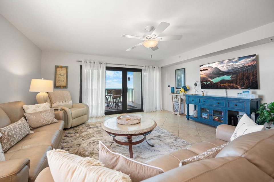 The Palms – 3BR Gulffront, Sand & Sunsets Apartment in Manasota Key