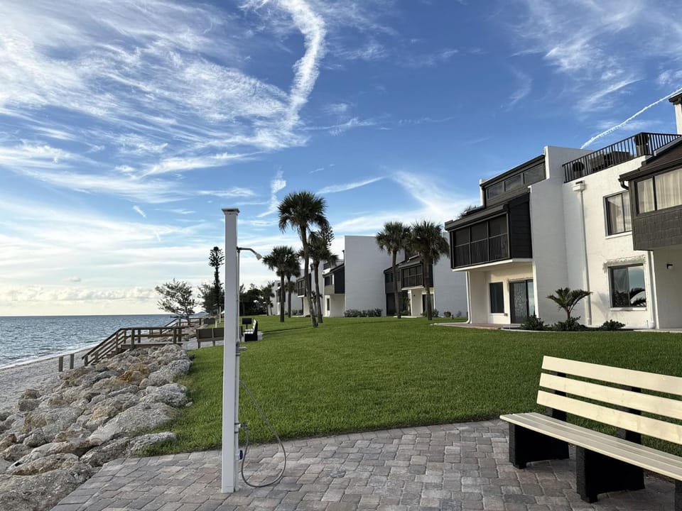Tamarind – 2BR Condo with Lemon Bay Views Apartment in Manasota Key