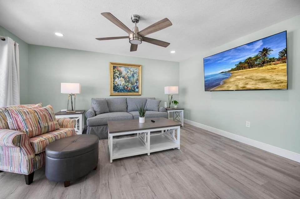 Steps to Sand – 2BR Beach Vibes + Bikes & BBQ Apartment in Manasota Key