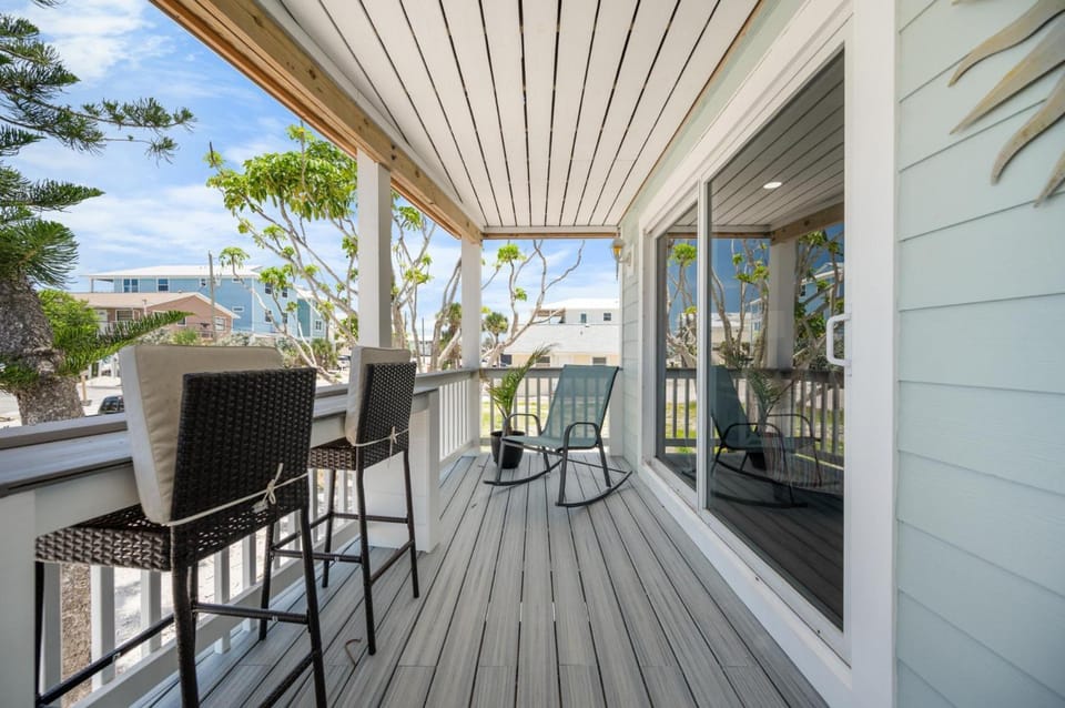 Steps to Sand – 2BR Beach Vibes + Bikes & BBQ Apartment in Manasota Key