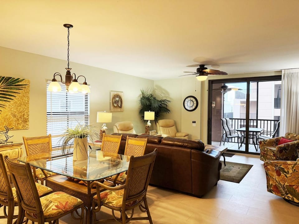 Stylish Gulf Condo - Walk to Beach, Pool & Dining Apartment in Manasota Key
