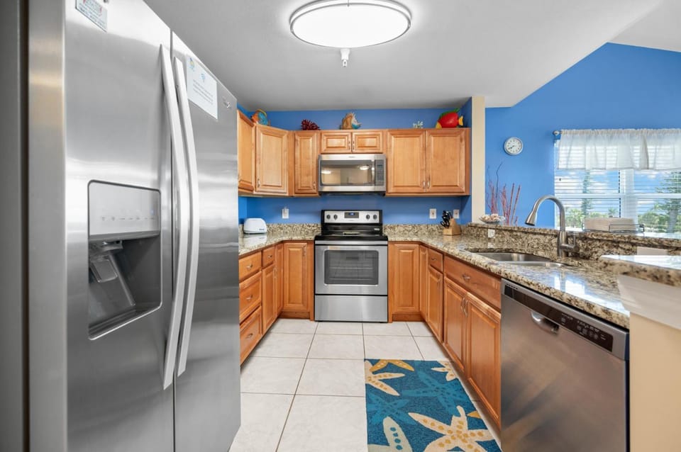 Gulf Sands – 3BR Steps to Pool & Private Beach Apartment in Manasota Key