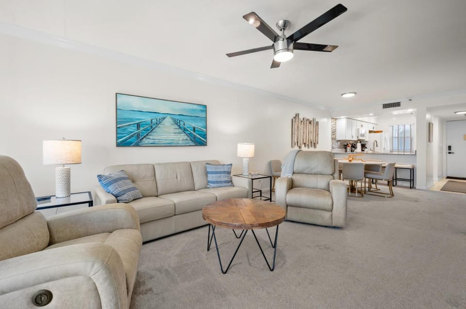 2BR Sandpiper Key – Bright, Stylish & Coastal Apartment in Manasota Key