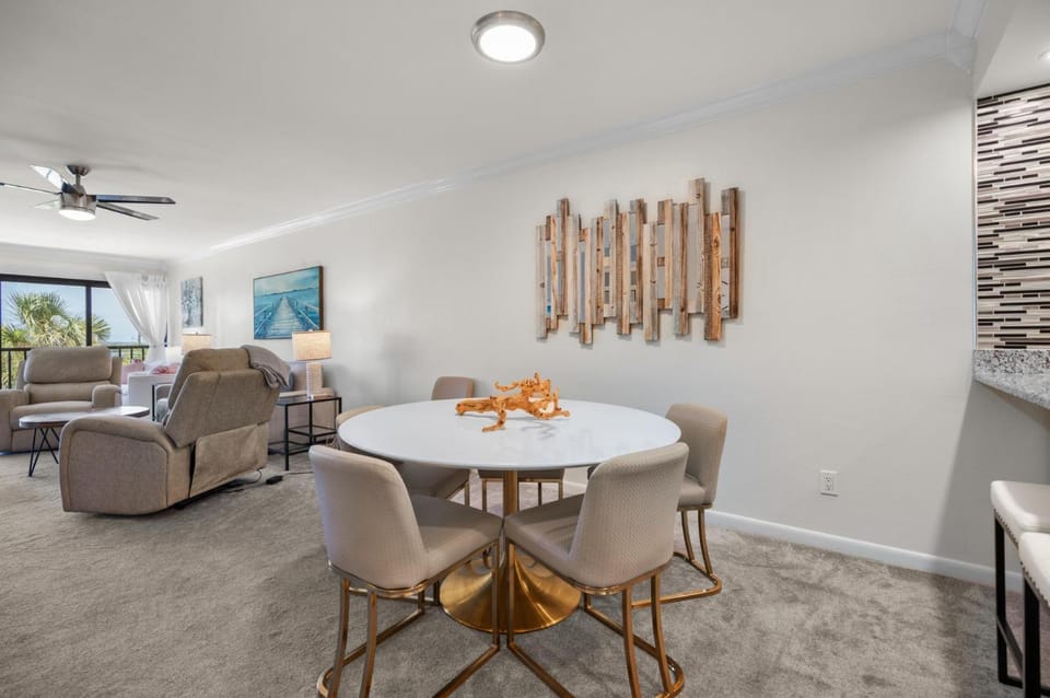 2BR Sandpiper Key – Bright, Stylish & Coastal Apartment in Manasota Key