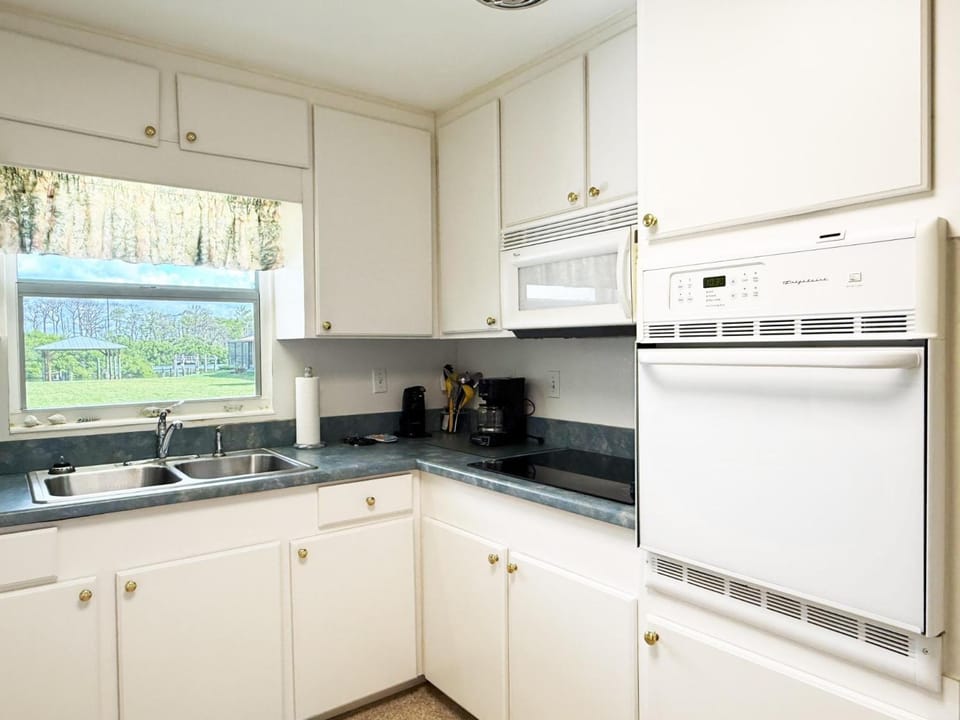 2BR on Oyster Creek – Boat Dock & Beach Bed and Breakfast in Englewood
