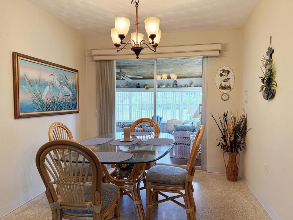 2BR on Oyster Creek – Boat Dock & Beach Bed and Breakfast in Englewood