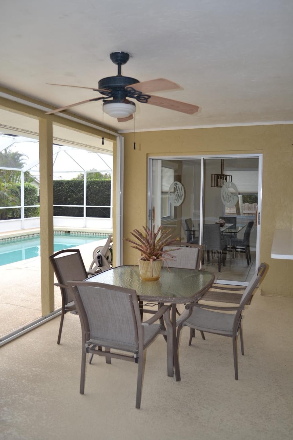 Pool Home Near Manasota Key - Shark Tooth Hunting Bed and Breakfast in Englewood
