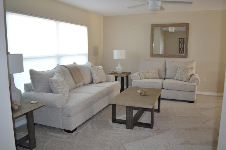 Pool Home Near Manasota Key - Shark Tooth Hunting Bed and Breakfast in Englewood