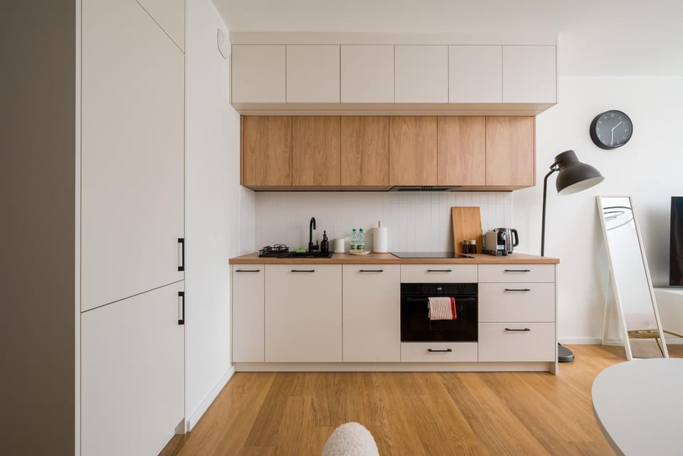 Kitchen or kitchenette, oven, stove