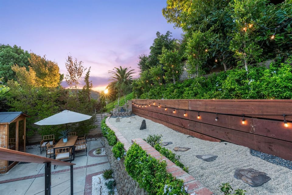 Hot Tub, Fireplace, Sauna, Cozy Historic Home House in Ventura