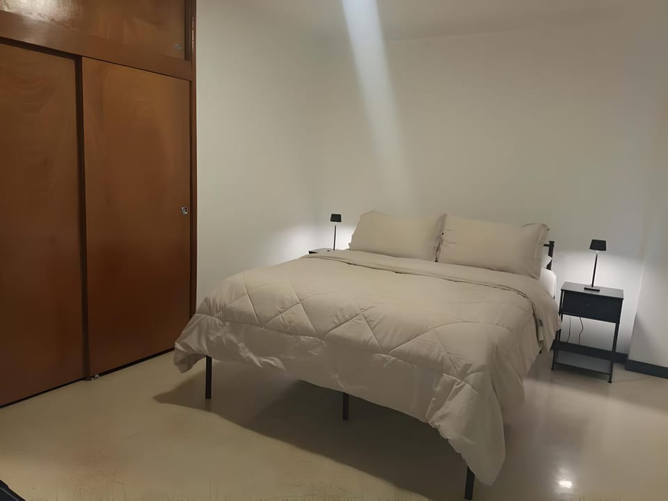 Bed, Photo of the whole room, Bedroom, wardrobe, air conditioner