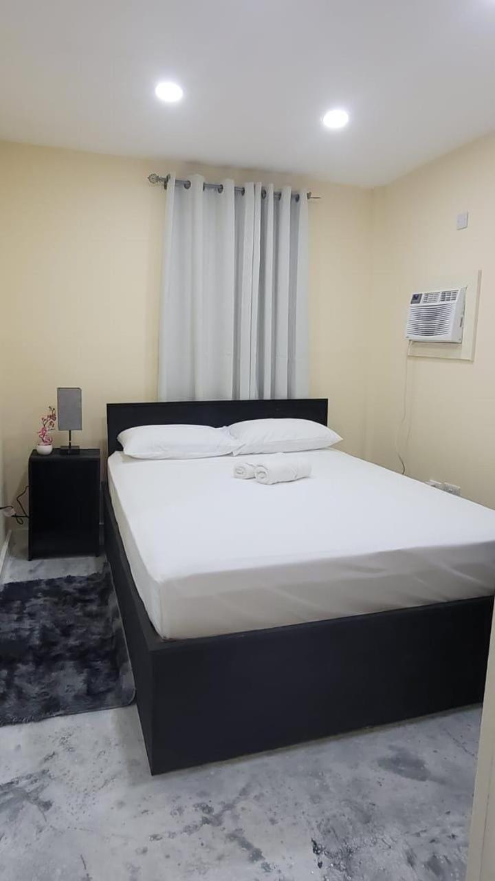 Peaceful in Town Apartment in Saint Georges