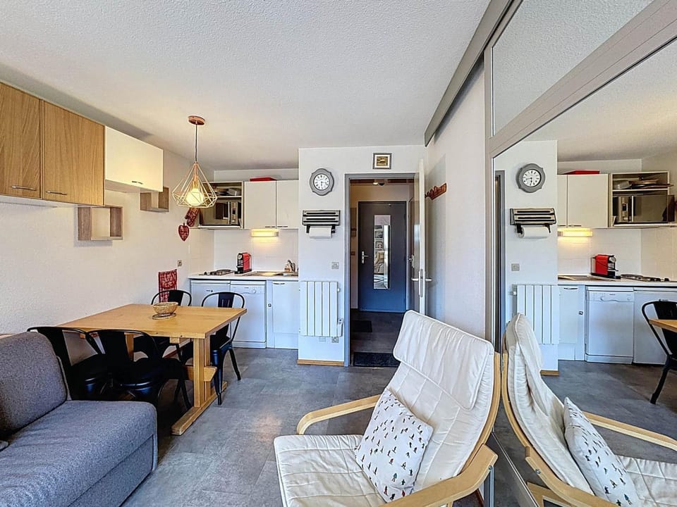 Location Ski-in/Ski-out pour 4 pers - Les Menuires - FR-1-178-405 Apartment in Les Allues