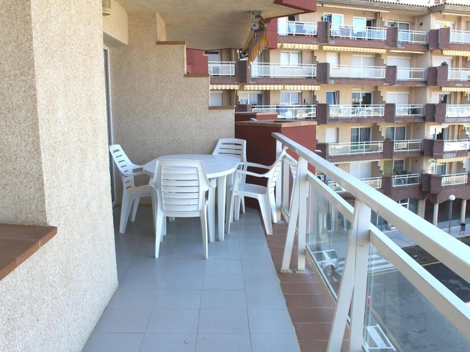 Apartamento acogedor con terraza en el corazón de Roses - ES-258-160 Apartment in Roses