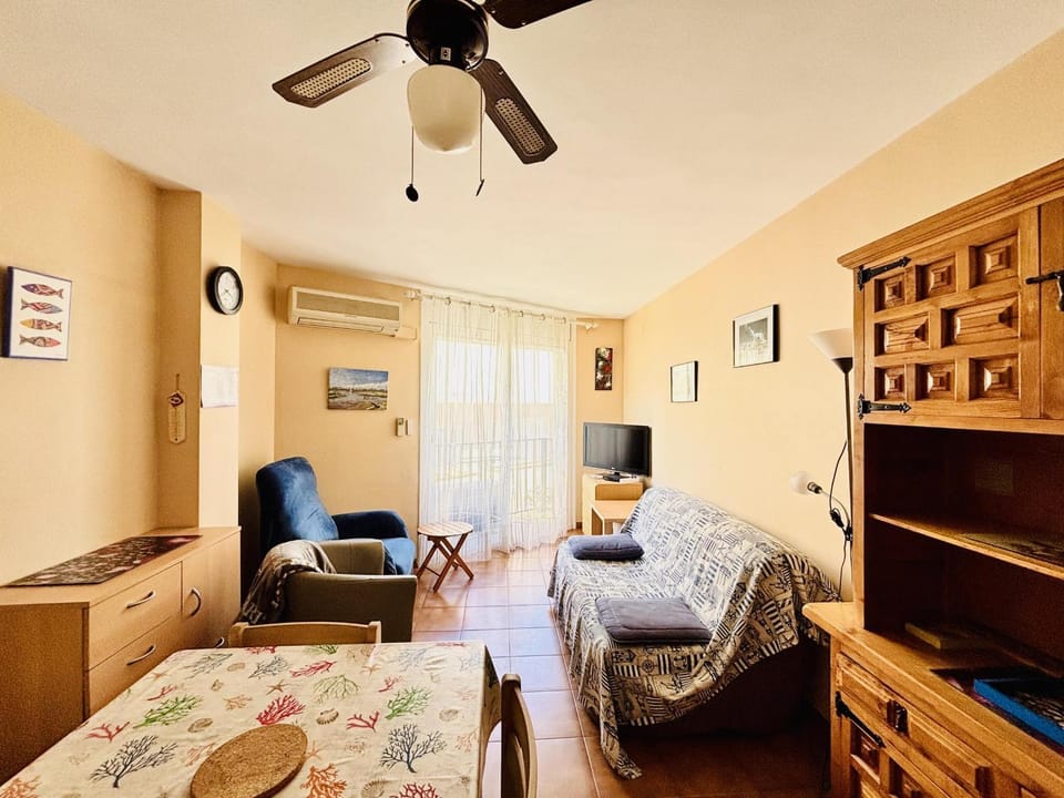 Apartamento a 50m de la playa en Roses - ES-258-158 Apartment in Roses