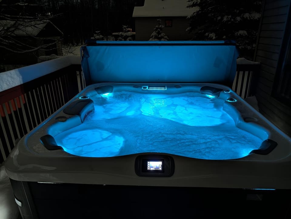 New! Crystal Dreams - Lovely Chalet at Crystal Mt House in Michigan
