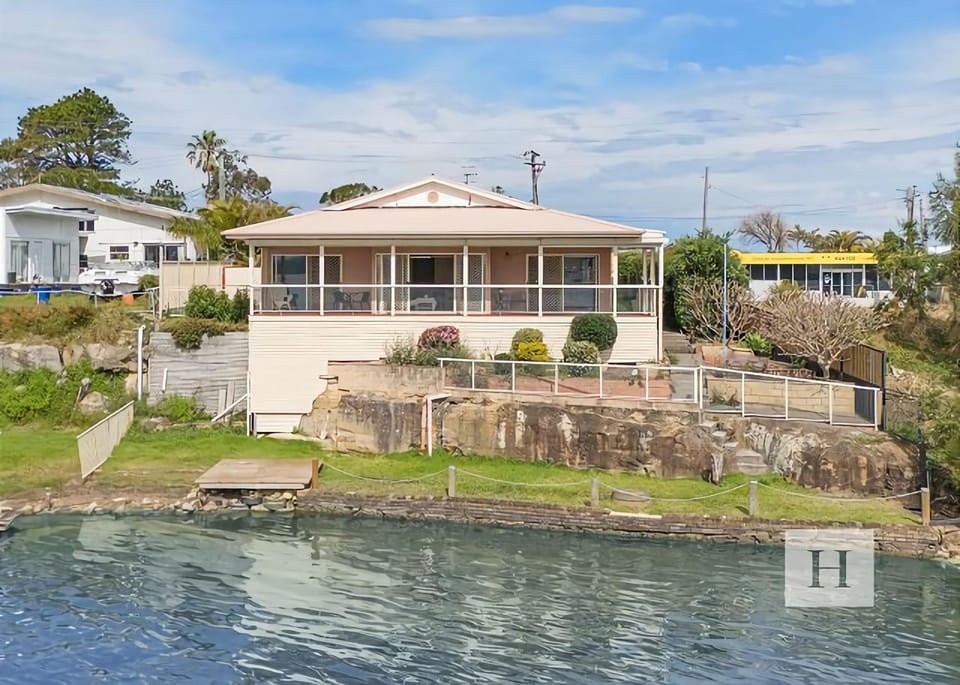 Tide view House in Toukley