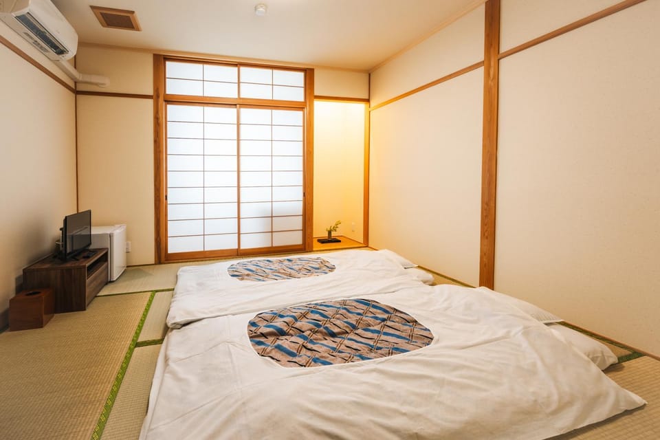 TV and multimedia, Photo of the whole room, air conditioner