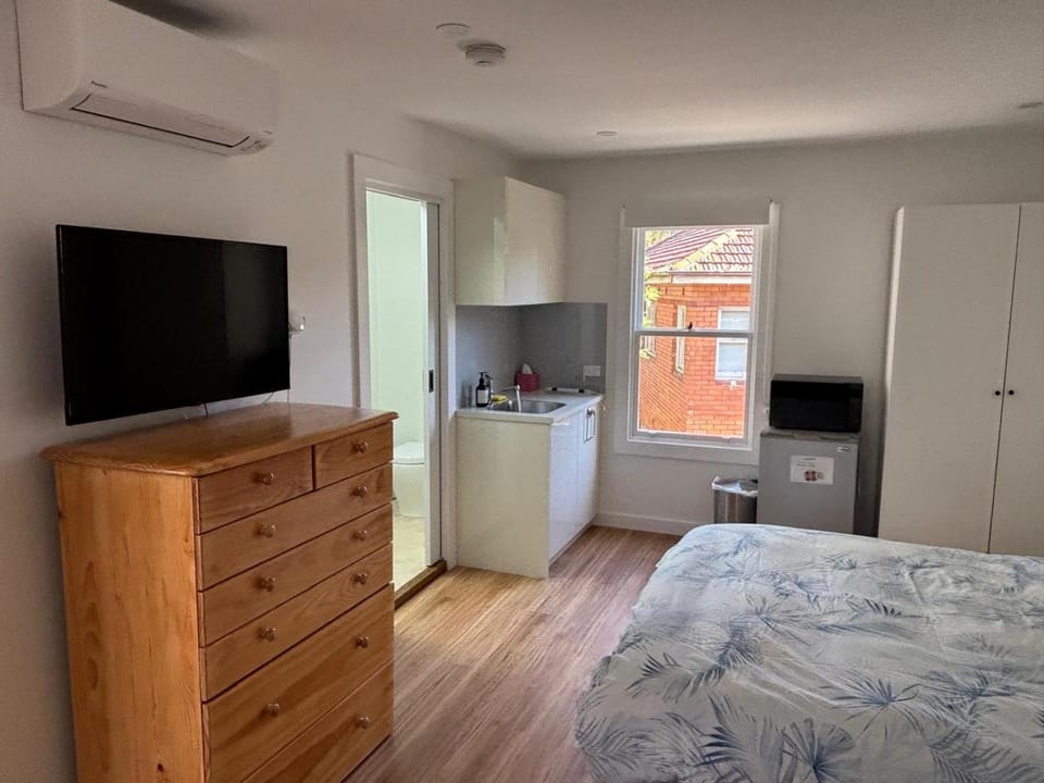 Studio granny flat Bed and Breakfast in Sydney