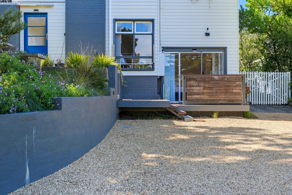 Charming Maning Ave - 2 Bedroom Unit in Sandy Bay Apartment in Tasmania