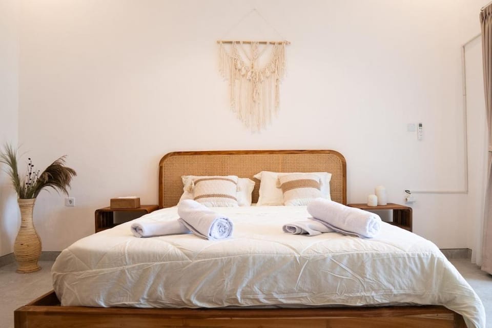 Stylish 3BR Villa with Pool & Garden in Canggu Villa in North Kuta