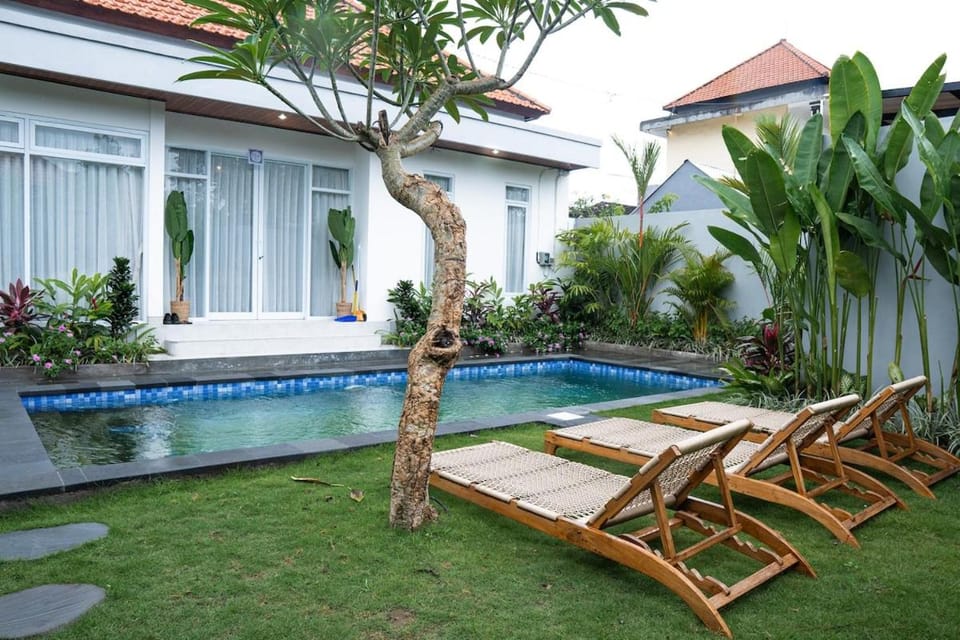 Stylish 3BR Villa with Pool & Garden in Canggu Villa in North Kuta