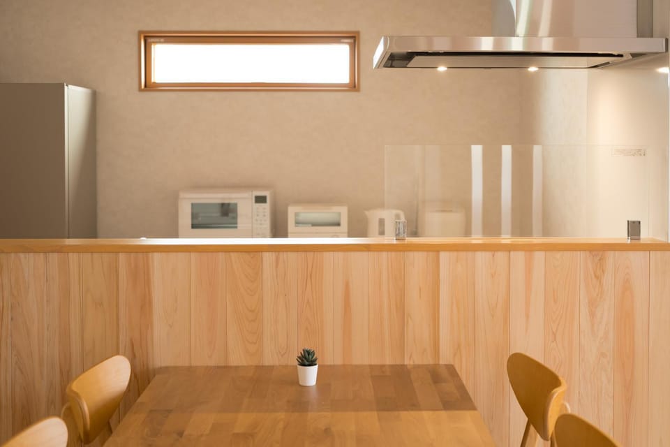 Dining area, kitchen
