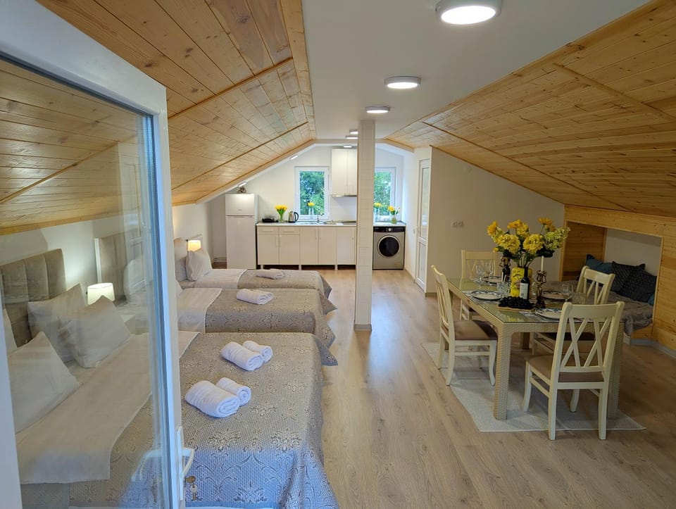 Living room, Photo of the whole room