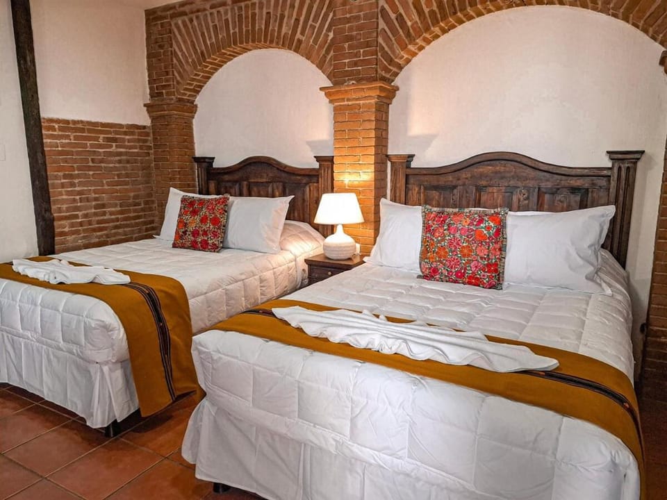 Colonial House 8 rooms and private parking in Antigua Guatemala House in Antigua Guatemala