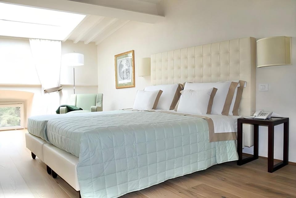 Golden Luxe-Penthouse Duomo ViewGarden & Parking Apartment in Florence