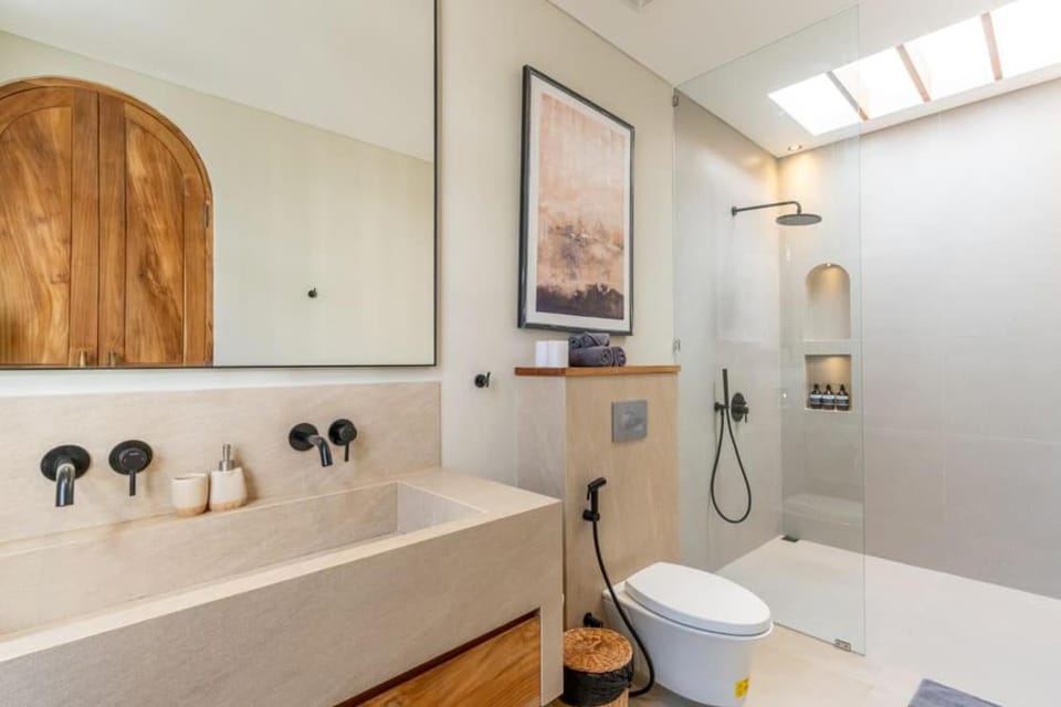 Villa Surfer Rosa - Uluwatu by Yolla Hospitality Villa in Bali