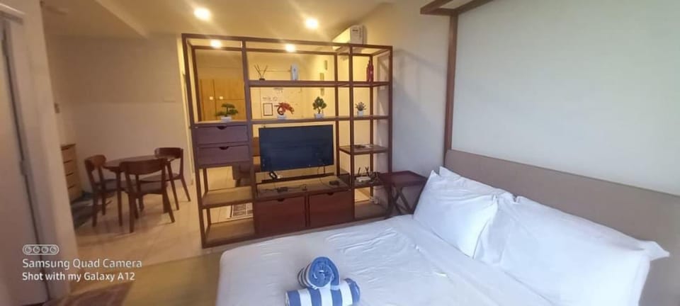 Property building, Beach, Bedroom, Swimming pool, wardrobe