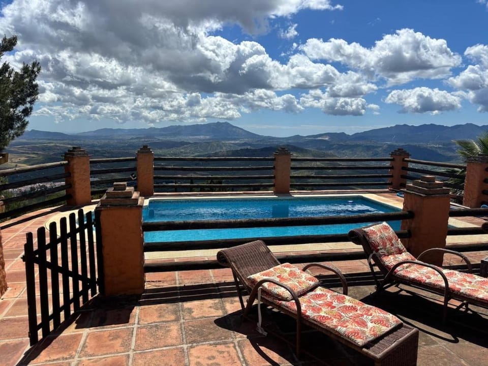 Patio, Day, Natural landscape, View (from property/room), Mountain view, Pool view, Swimming pool, sunbed