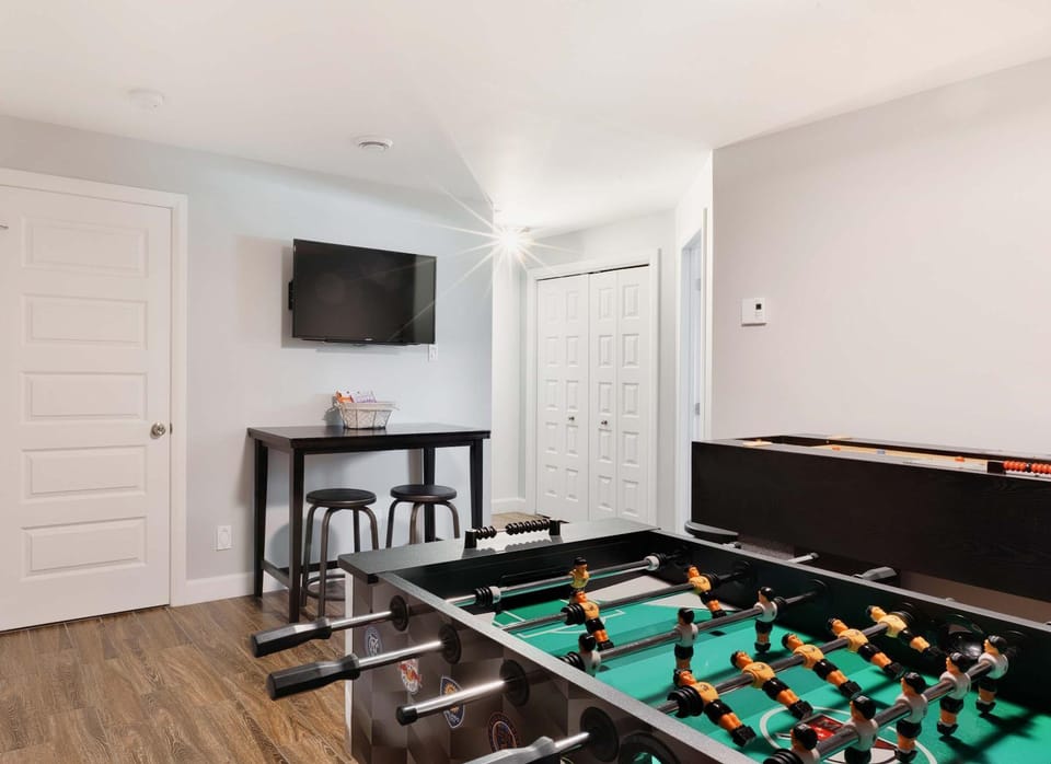 Spa - Foosball Table - Le Floriska Apartment in Quebec