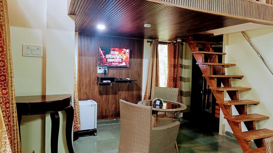 TV and multimedia, Living room, Seating area, minibar