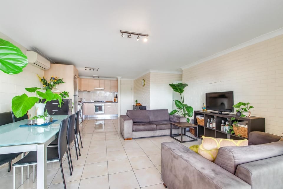 TV and multimedia, Living room, Dining area