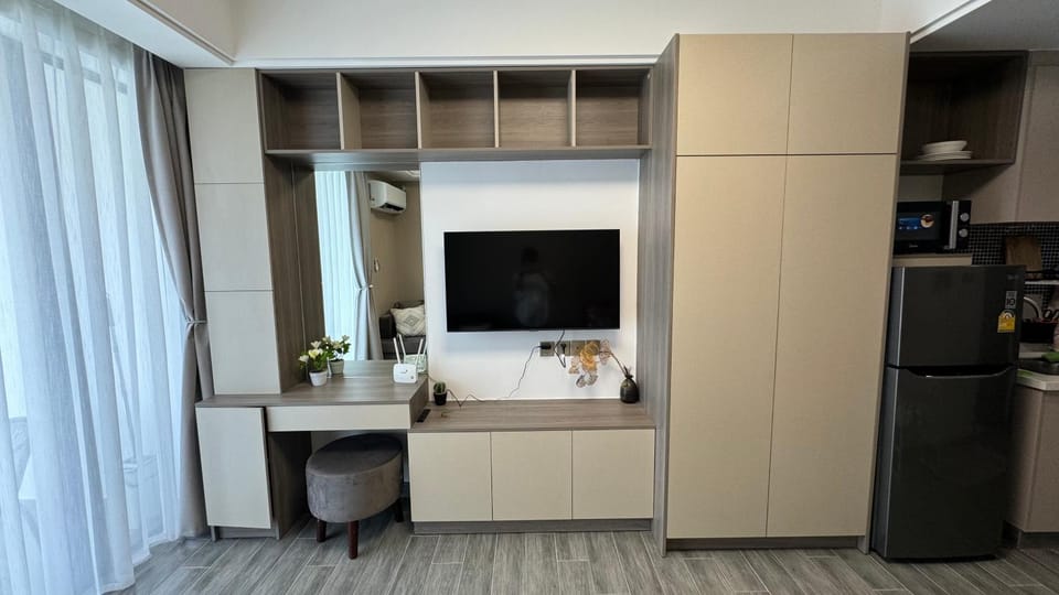 TV and multimedia, wardrobe