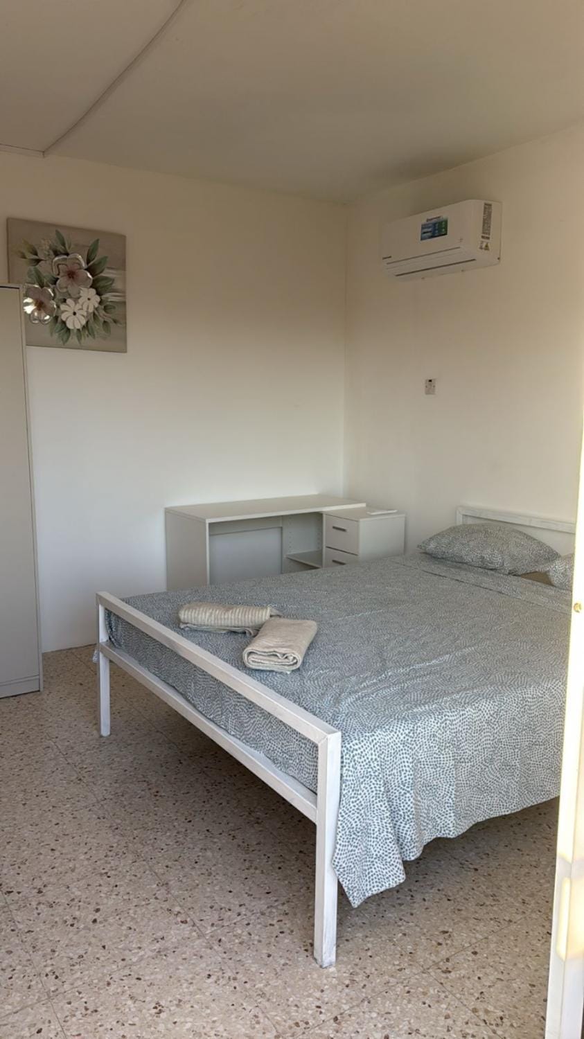 Bed, Bedroom, air conditioner