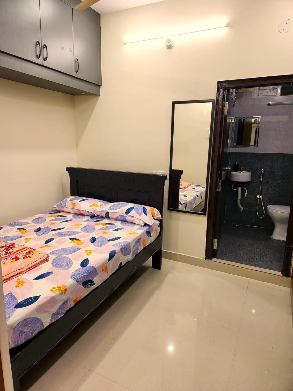 New Modern 2BHK Full Furnished in Kondapur Apartment in Hyderabad