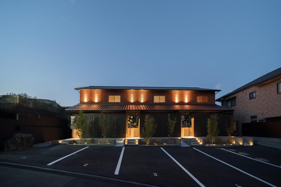Facade/entrance, Parking
