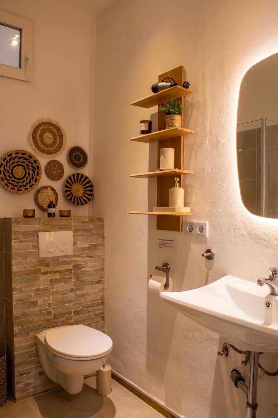 Toilet, Bathroom, towels