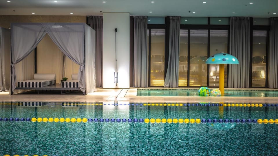 Swimming pool