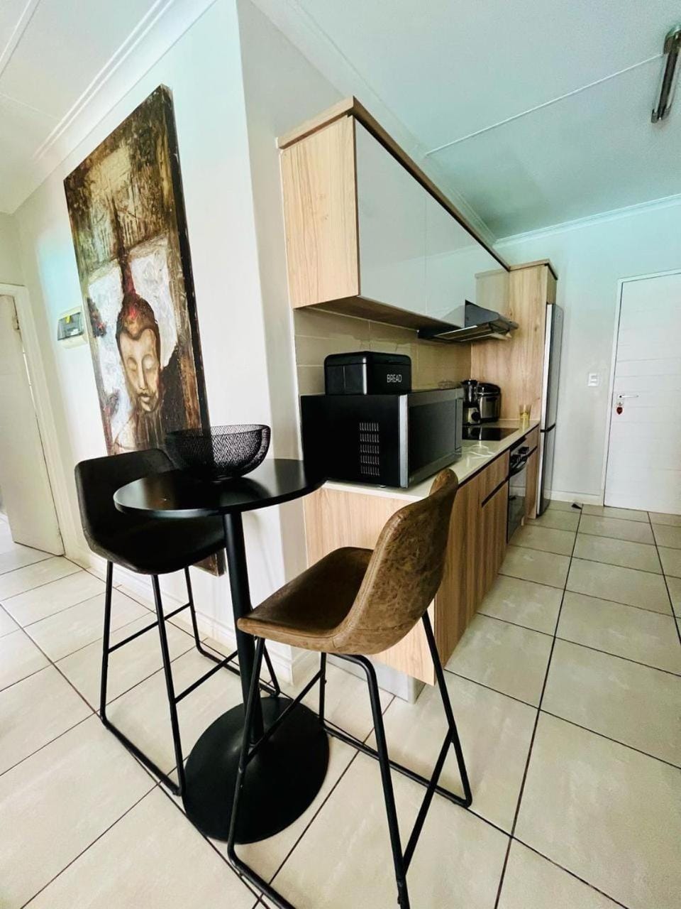 Kitchen or kitchenette, Seating area, Dining area, oven, stove