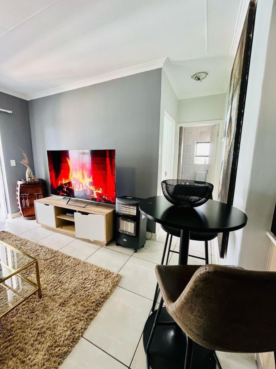 TV and multimedia, Living room, Seating area, Dining area, Evening entertainment