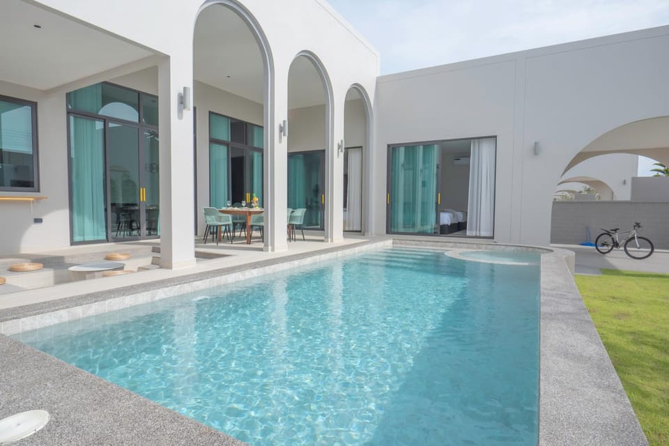 Patio, Pool view, Swimming pool