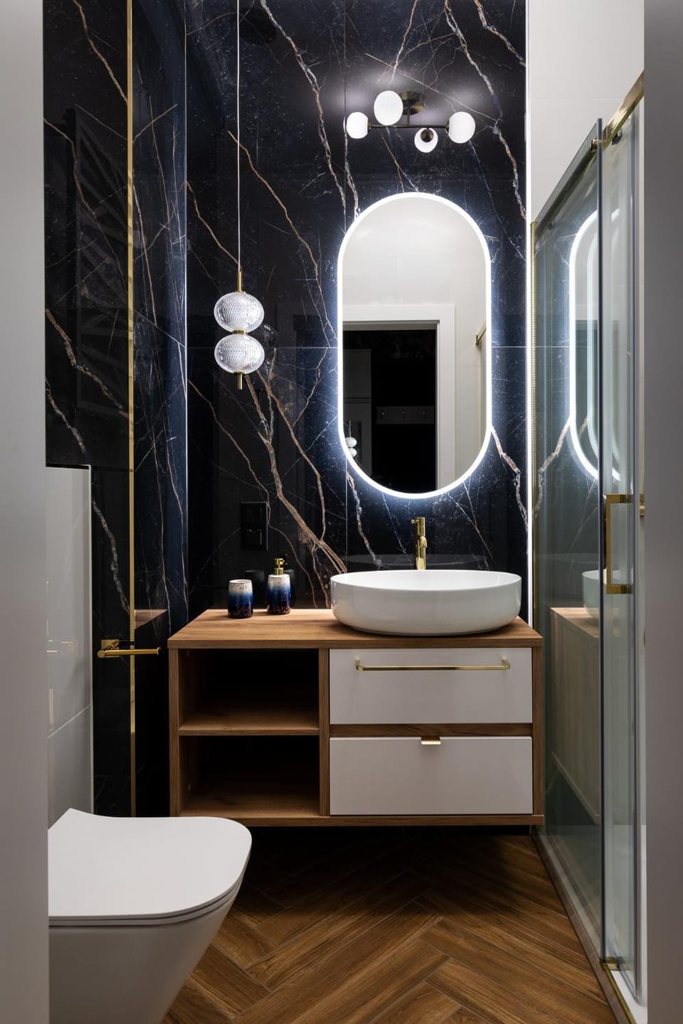Shower, Toilet, Bathroom, Photo of the whole room, towels